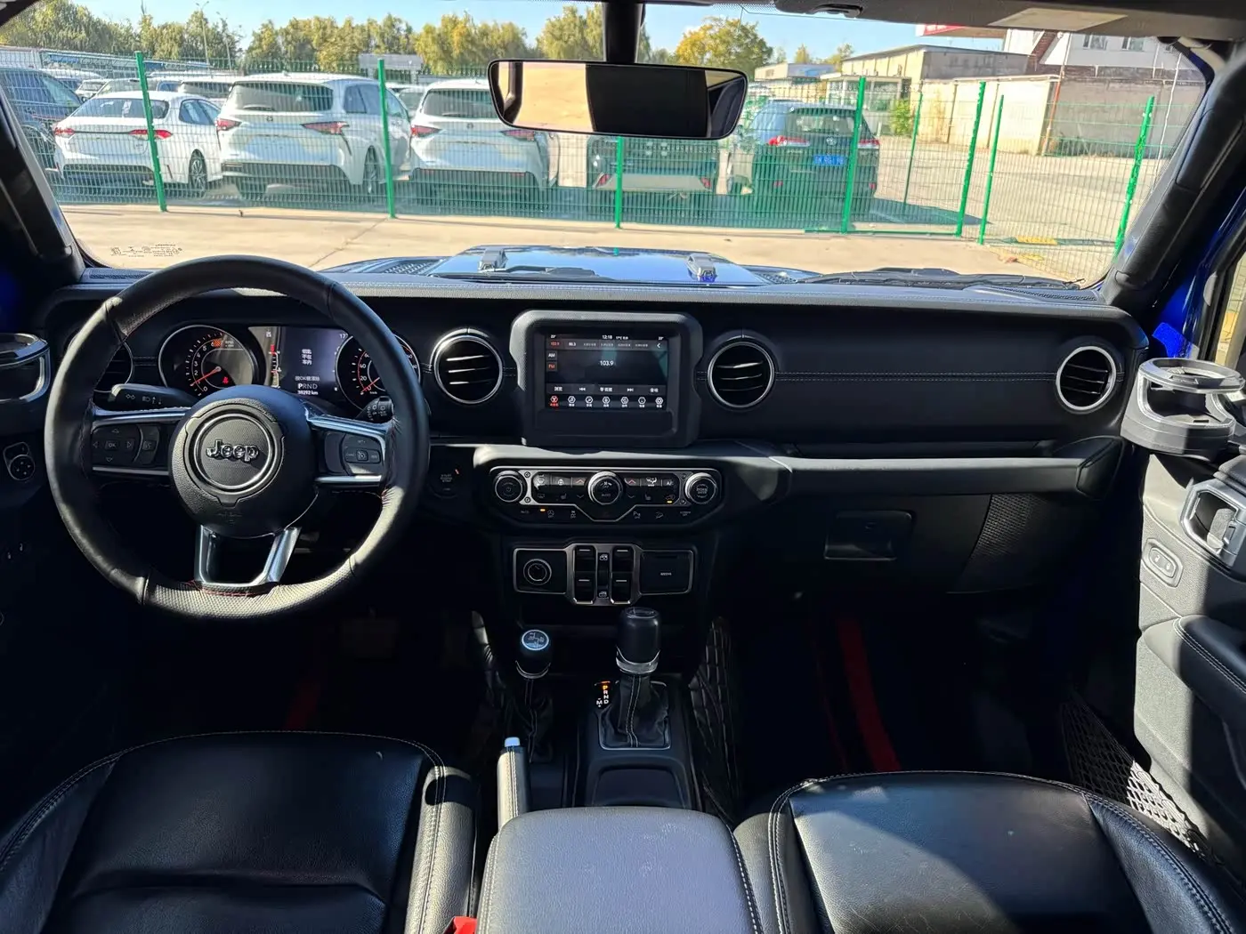 Jeep Wrangler 2020 — Photo 16/20
