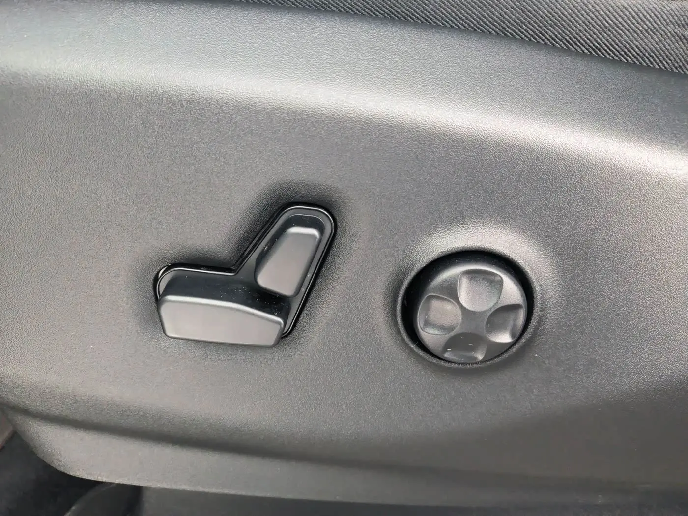 Chrysler Grand Caravan PHEV 2025 — Şəkil 12/17