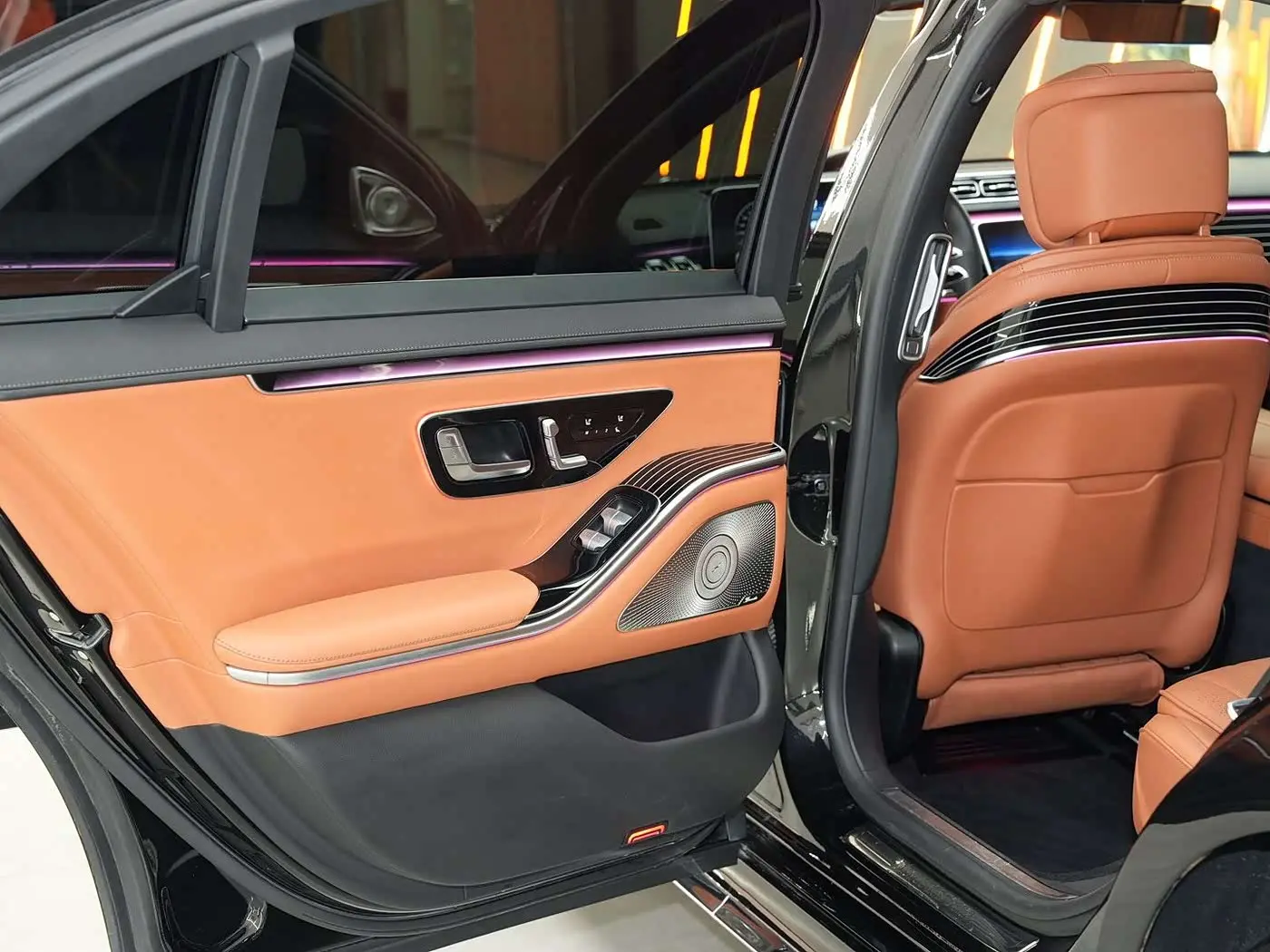 Mercedes-Benz S-Class 2023 — Фото 8/20