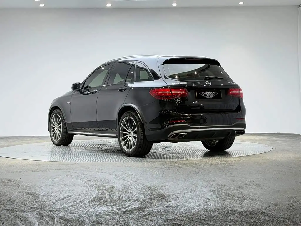 Mercedes-Benz GLC AMG 2018 — Photo 2/16