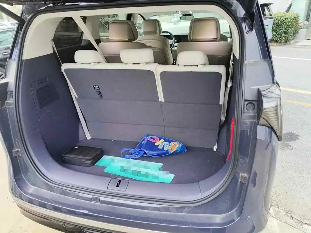 Buick GL8 New Energy 2025 — Photo 13/15
