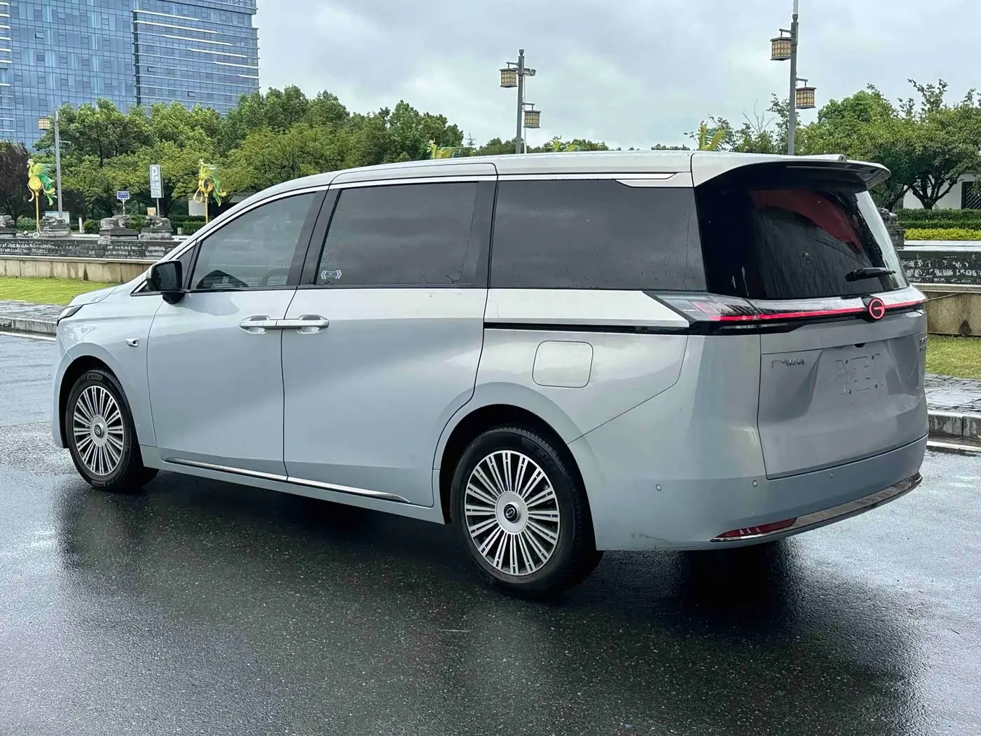 GAC Trumpchi Trumpchi E8 NEV 2026 — Photo 8/10