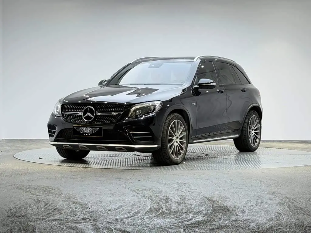 Mercedes-Benz GLC AMG 2018 — Photo 1/16