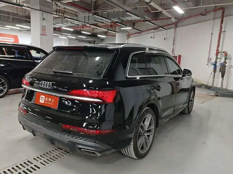 Audi Q7 2024 — Фото 8/9