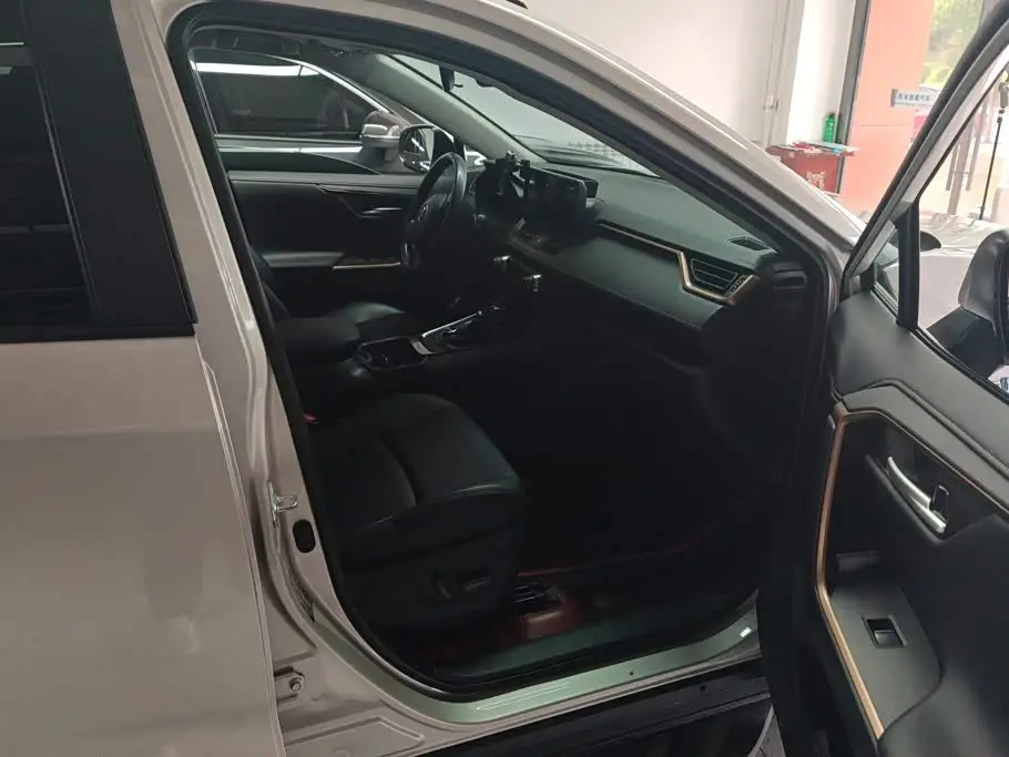 Toyota Wildlander 2024 — Şəkil 8/16