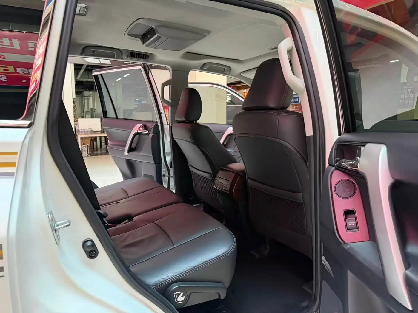 Toyota Prado 2017 — ფოტო 15/18