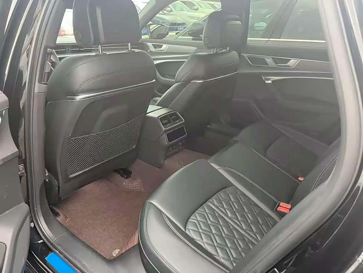 Audi A6L 2025 — Photo 5/10