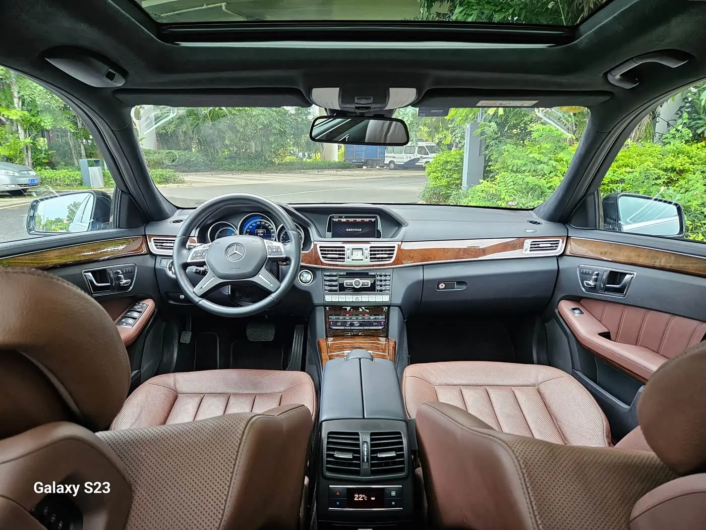 Mercedes-Benz E-Class 2014 — Şəkil 11/19