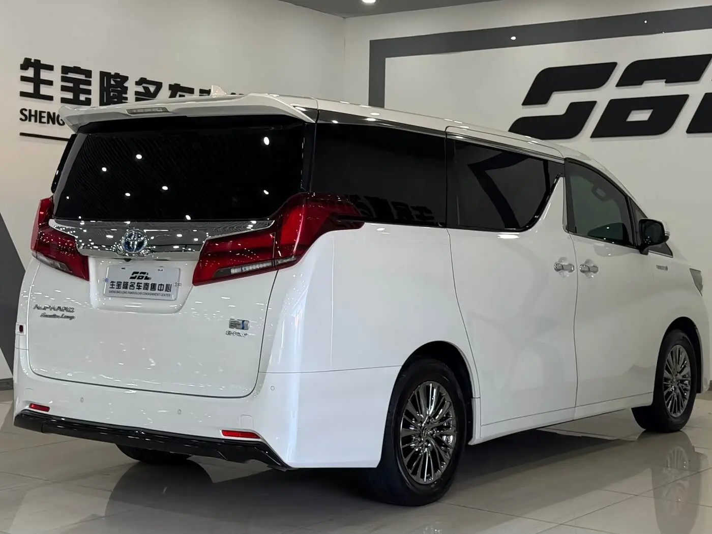 Toyota Alphard 2023 — Фото 6/20