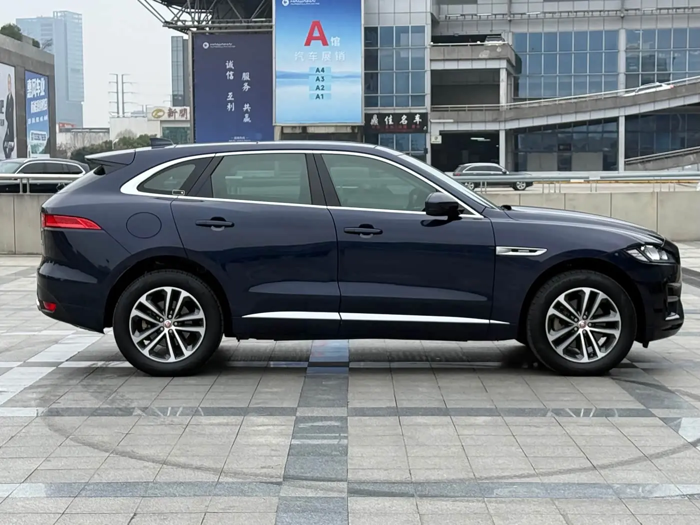 Jaguar F-PACE 2017 — Photo 20/20