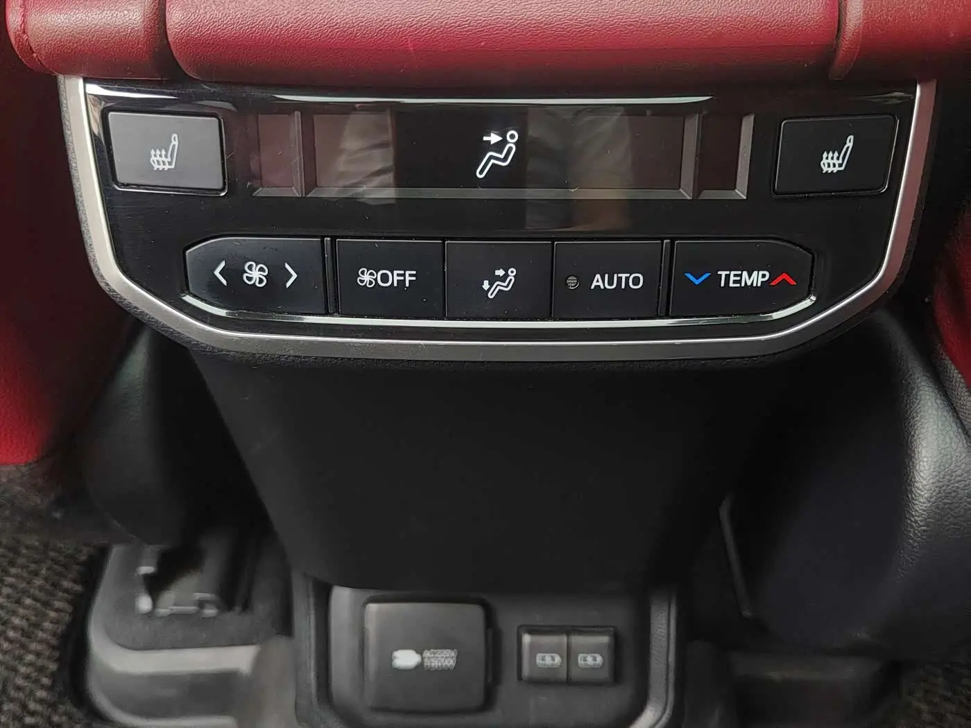 Toyota Crown Kluger 2022 — Photo 13/18