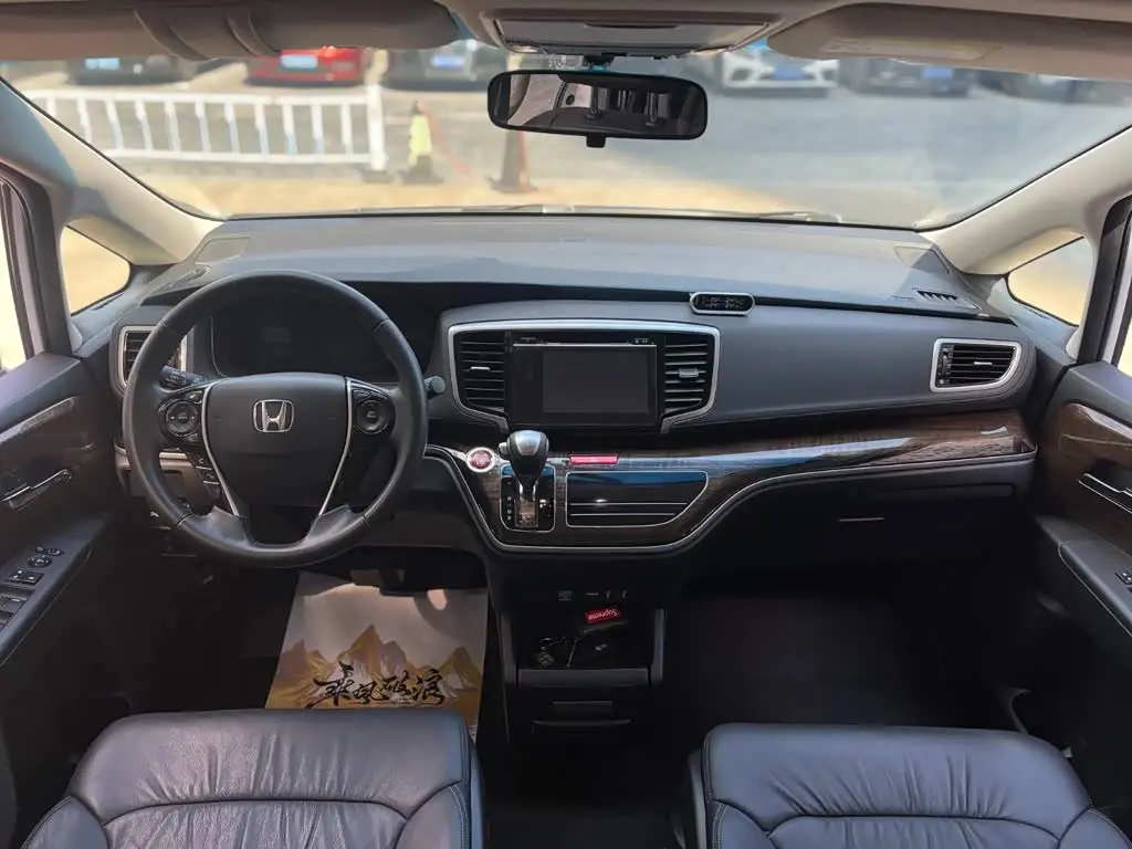 Honda Odyssey 2018 — Şəkil 14/20