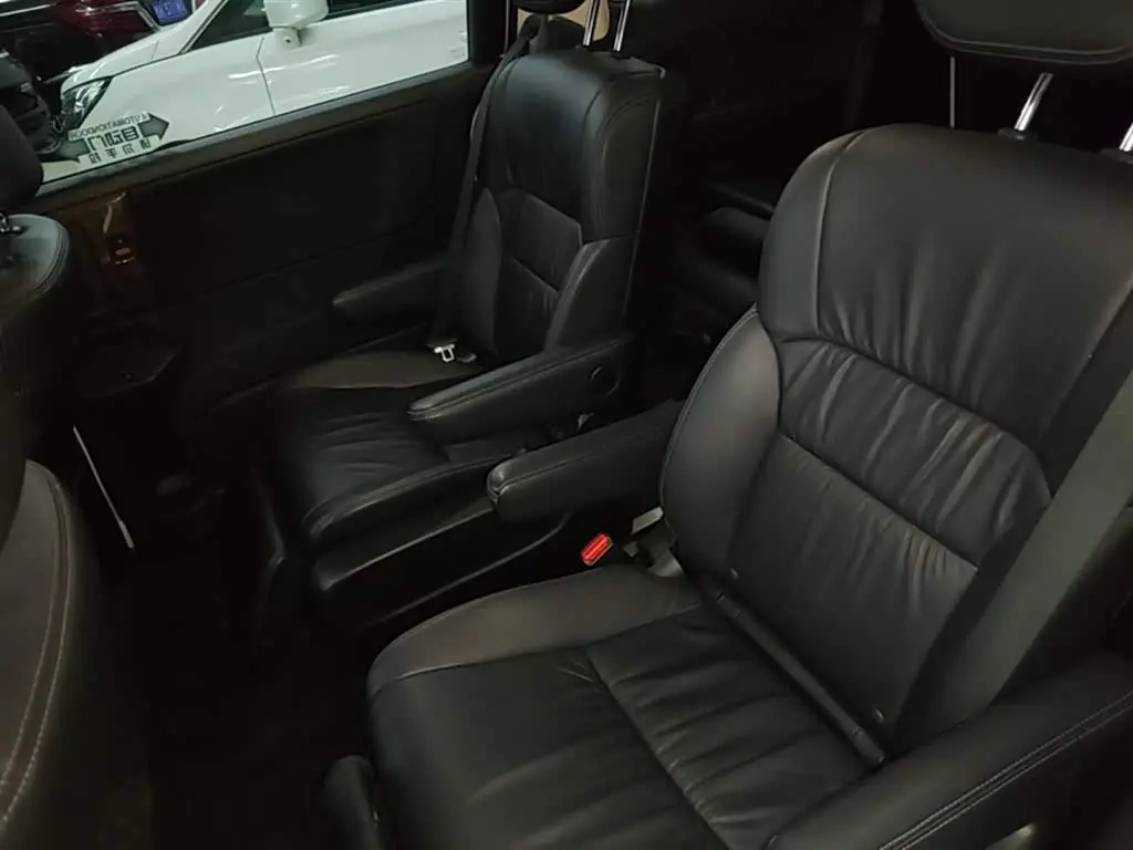 Honda Odyssey 2018 — Photo 17/20