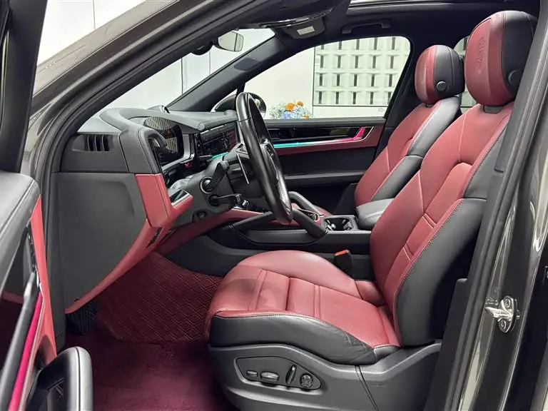 Porsche Cayenne 2023 — Photo 6/15