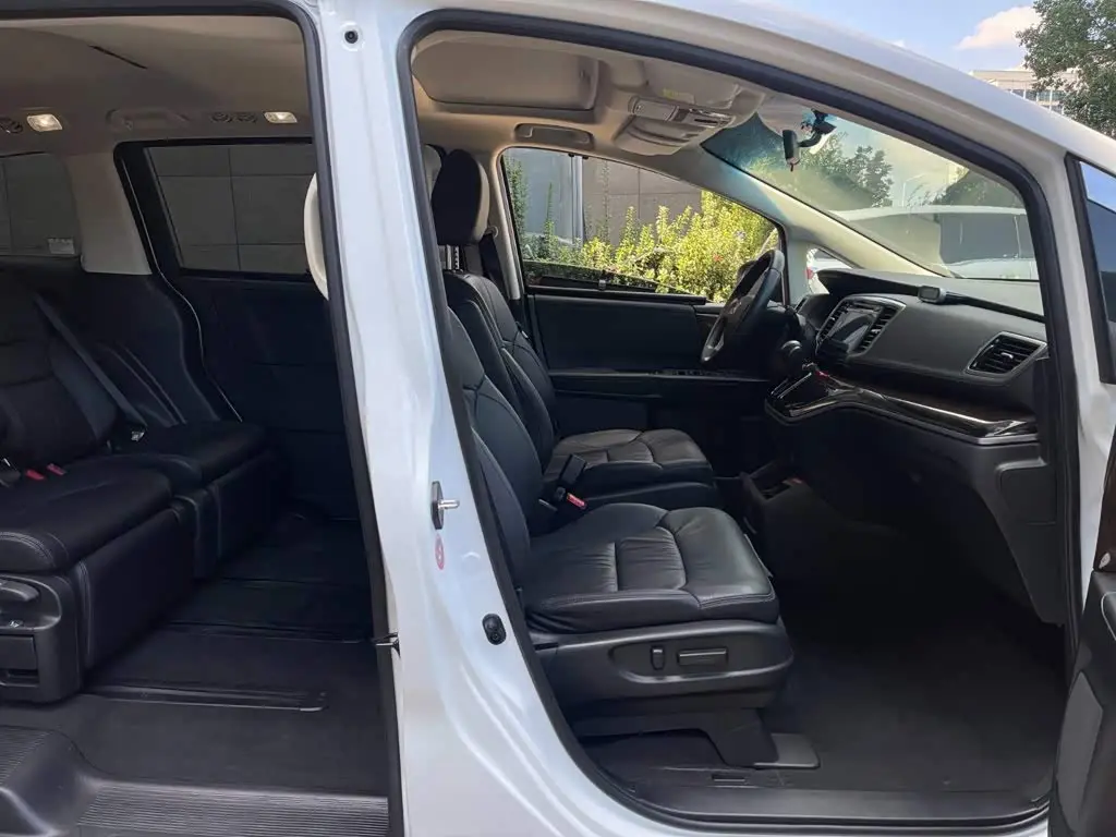 Honda Odyssey 2018 — Şəkil 18/20