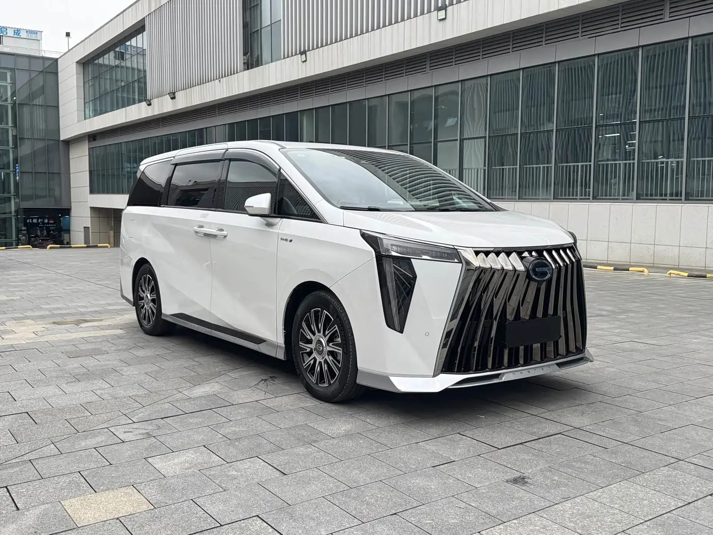 GAC Trumpchi Trumpchi E9 2024 — Şəkil 3/20