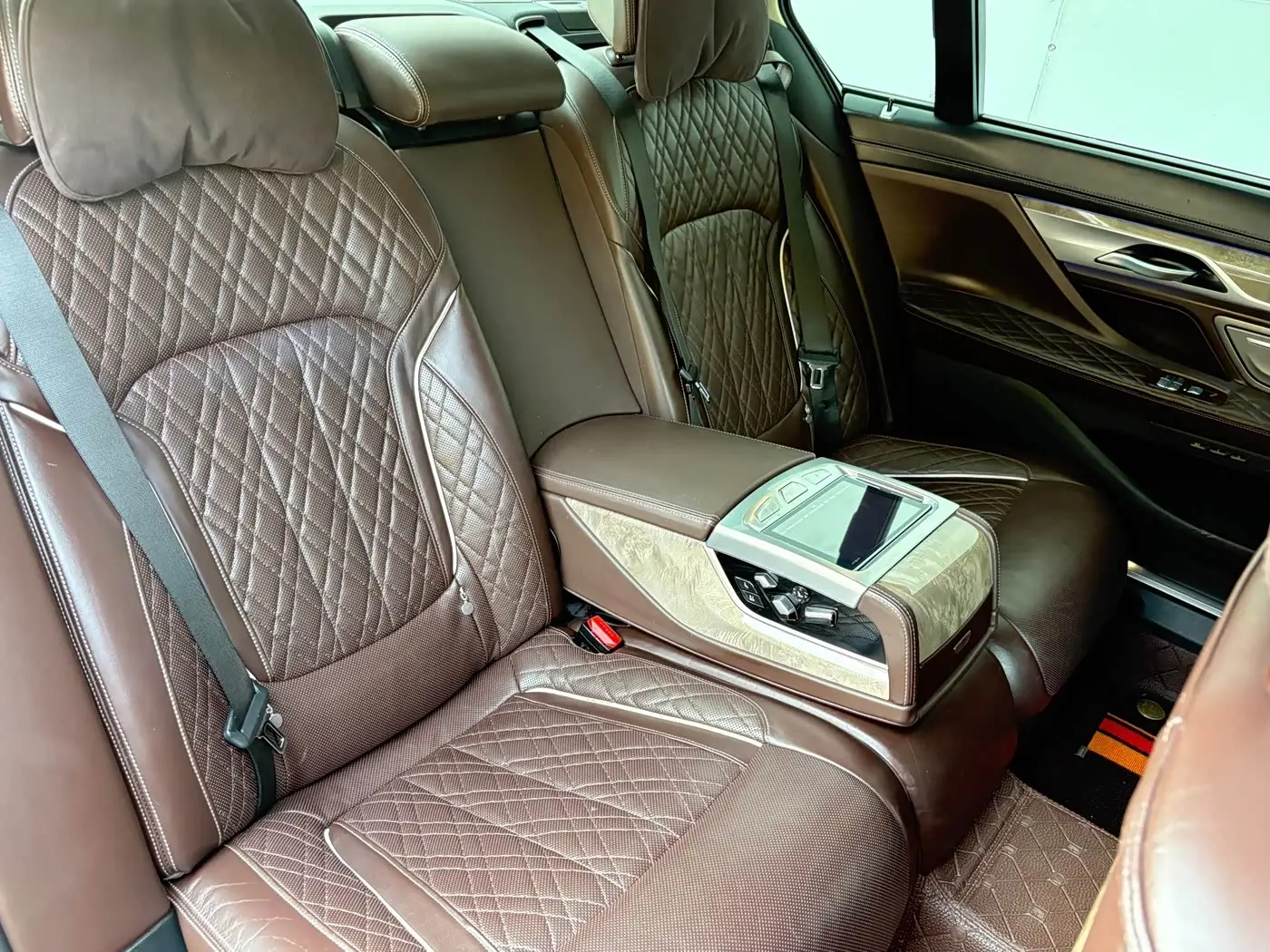 BMW 7 Series 2020 — Photo 13/20