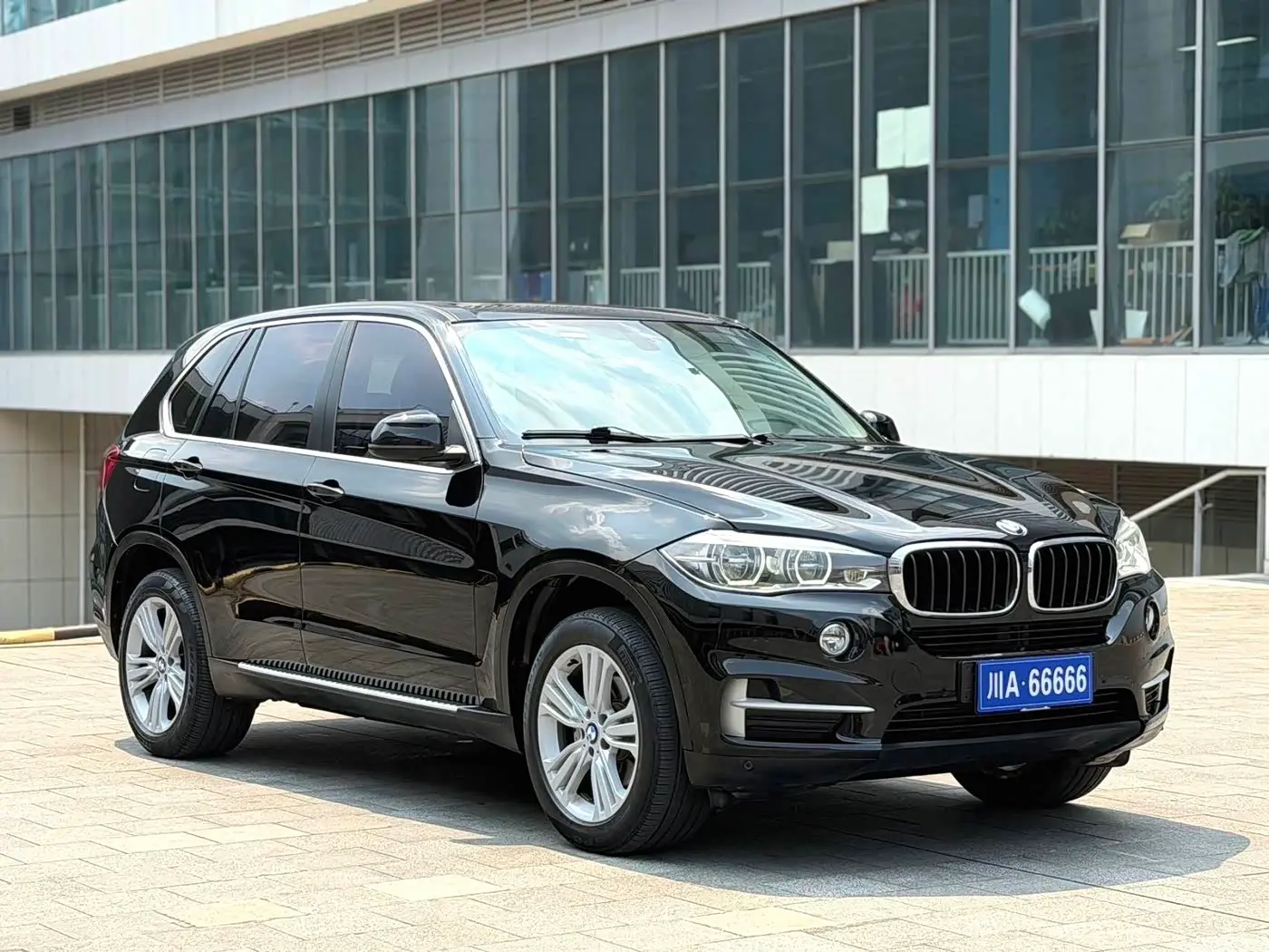 BMW X5 2015 — Photo 3/8