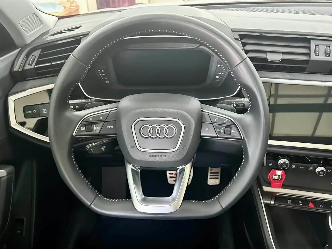 Audi Q3 2022 — Photo 12/20