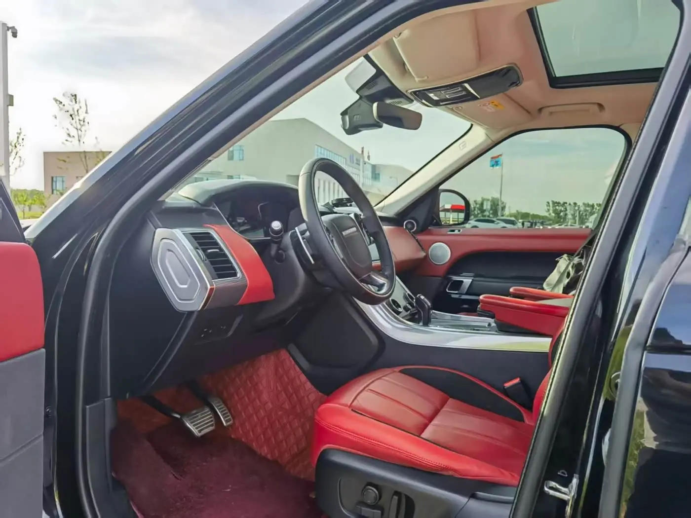Land Rover Range Rover Sport 2019 — Photo 3/10