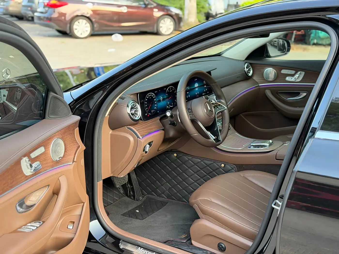Mercedes-Benz E-Class 2021 — Photo 4/10