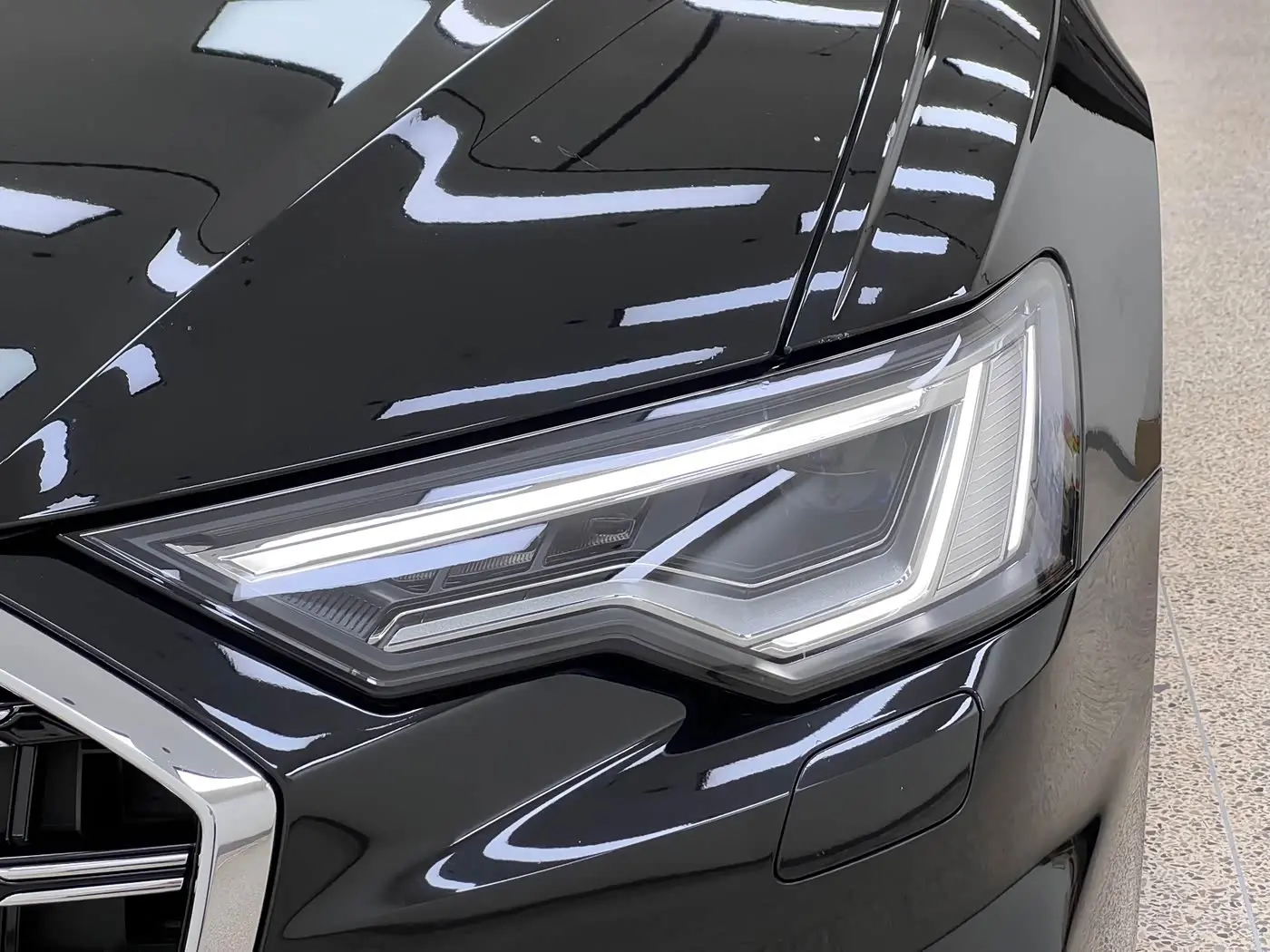 Audi A6L 2023 — Фото 11/20