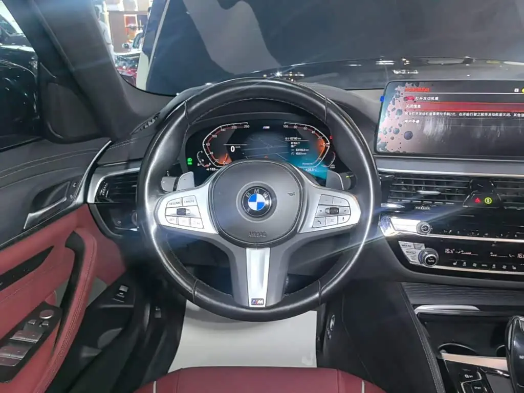 BMW 5 Series 2023 — Photo 11/20