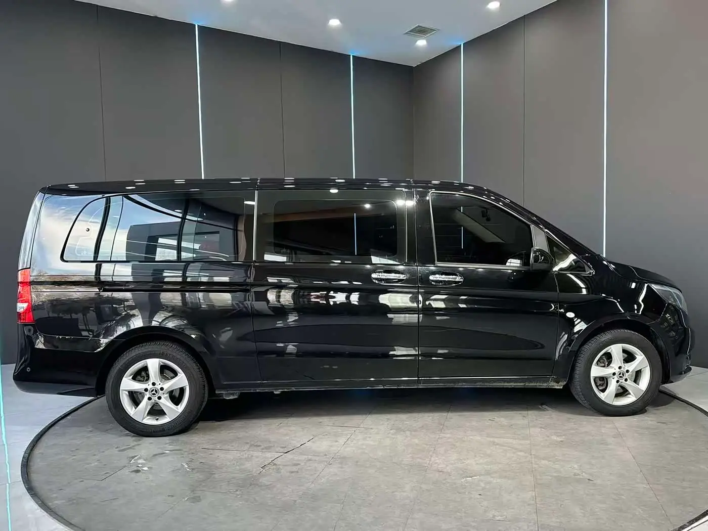 Mercedes-Benz Vito 2021 — Photo 5/12