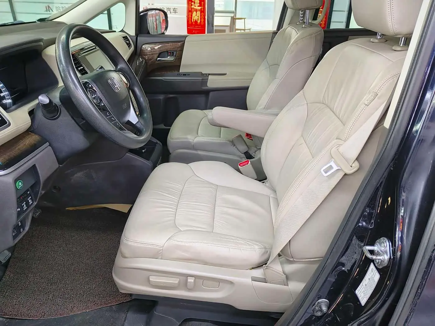 Honda Odyssey 2017 — Şəkil 12/20