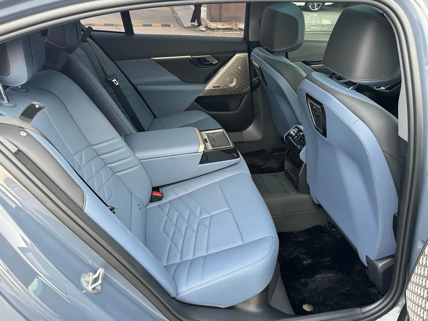 BMW 5 Series 2024 — Photo 15/19