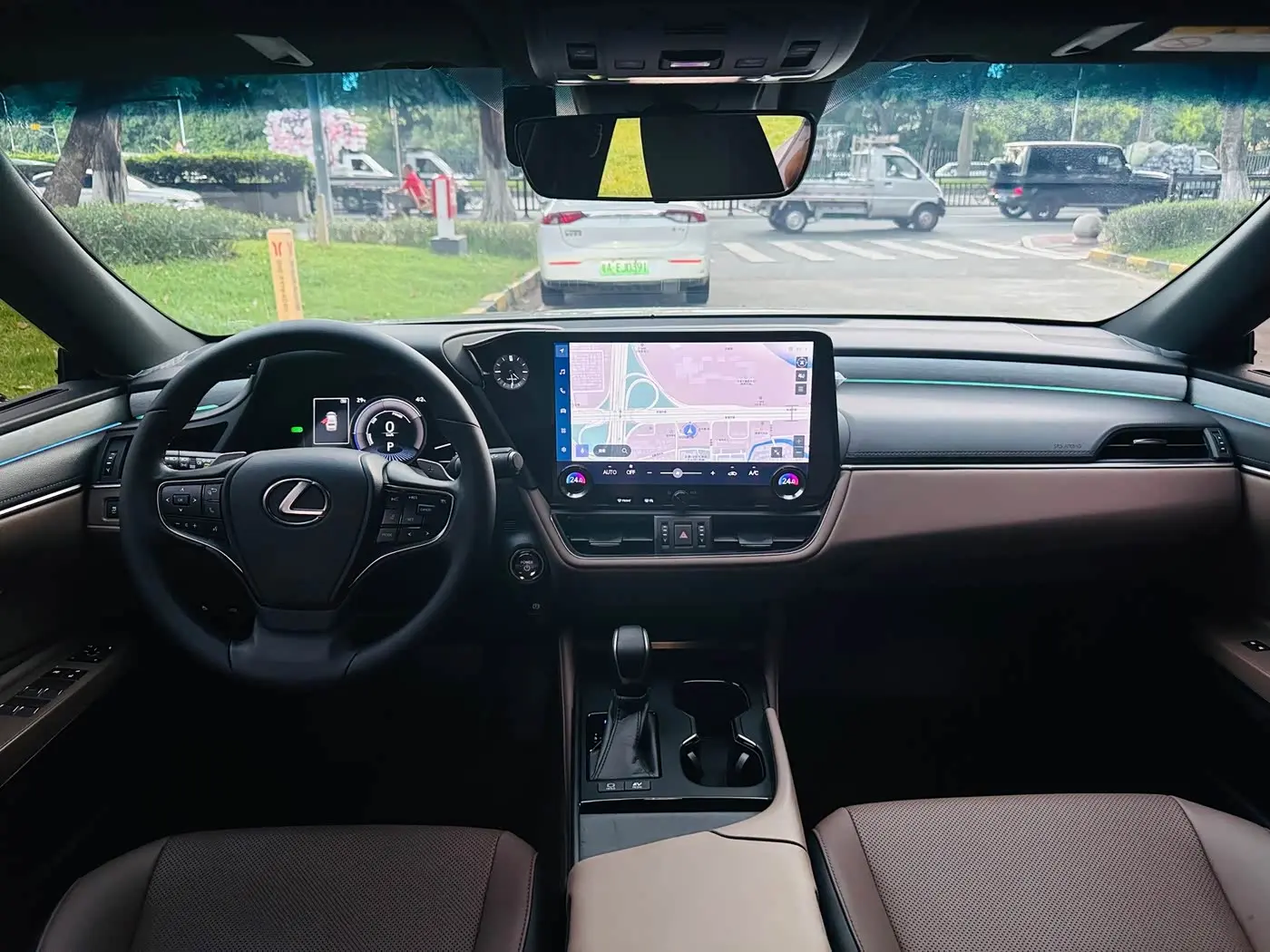 Lexus ES 2025 — Photo 14/19