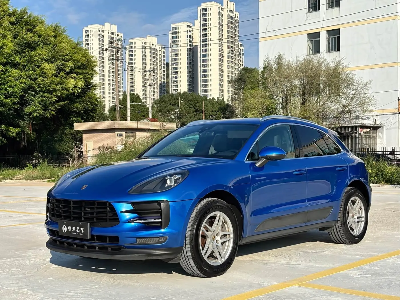 Porsche Macan 2019 — Photo 1/15