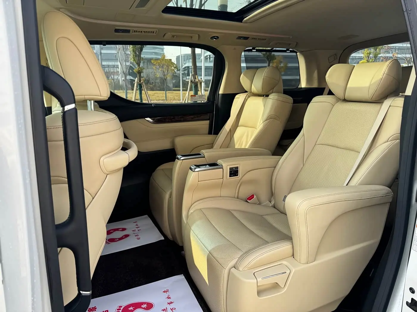 Toyota Alphard 2019 — Şəkil 11/18