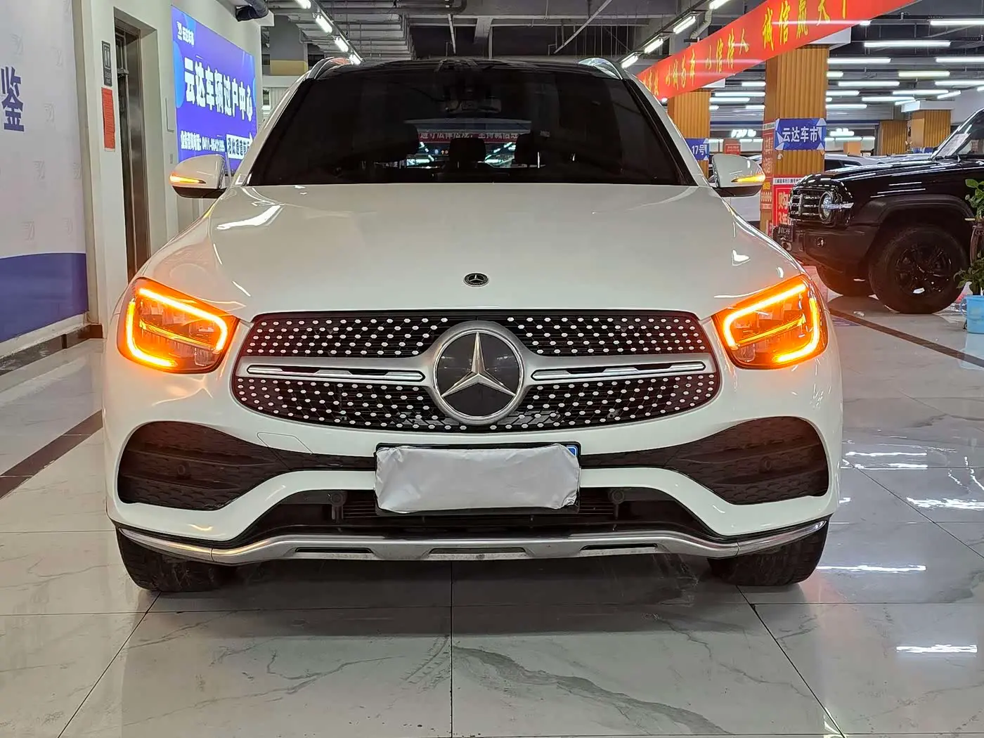 Mercedes-Benz GLC 2021 — Photo 2/14