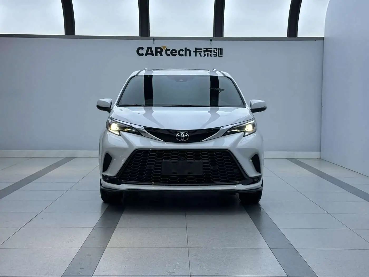 Toyota Granvia, 2024