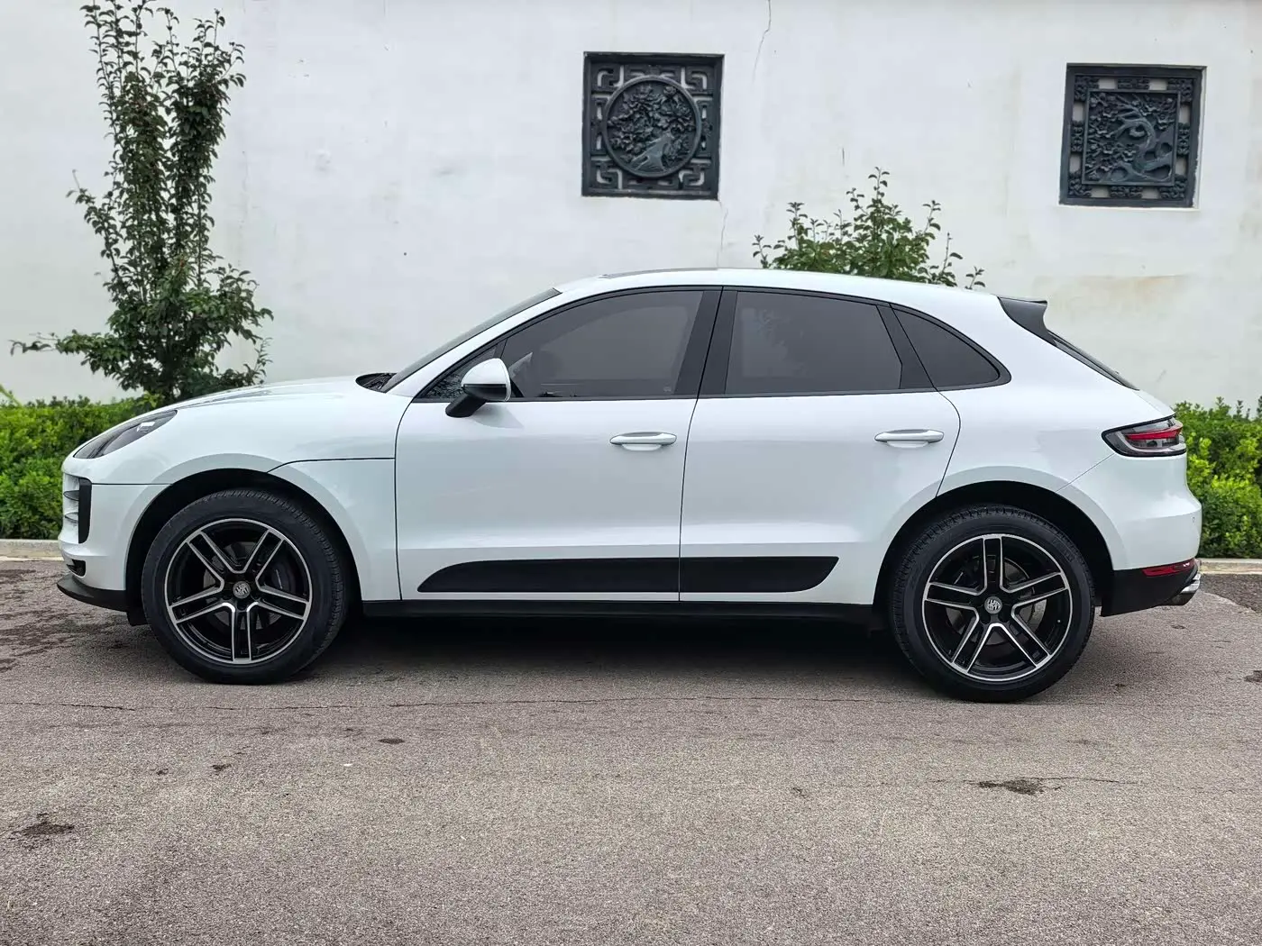 Porsche Macan 2022 — ფოტო 13/15