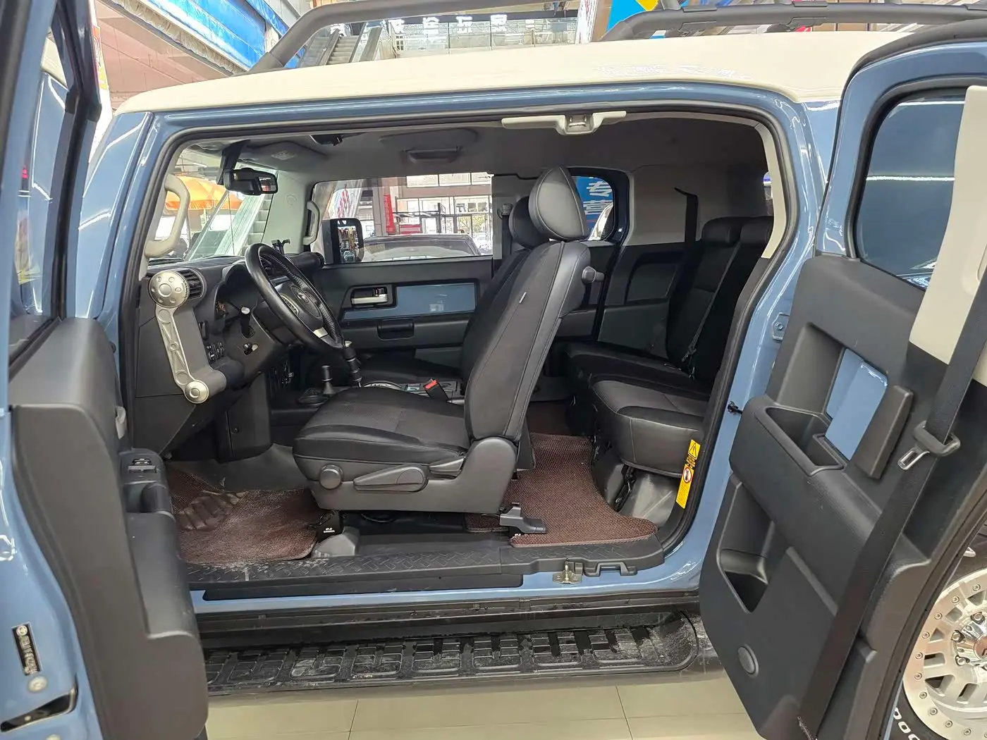 Toyota FJ Cruiser 2016 — Şəkil 15/20