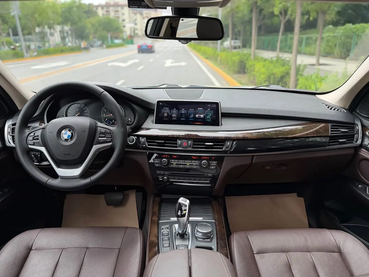 BMW X5 2018 — ფოტო 8/20