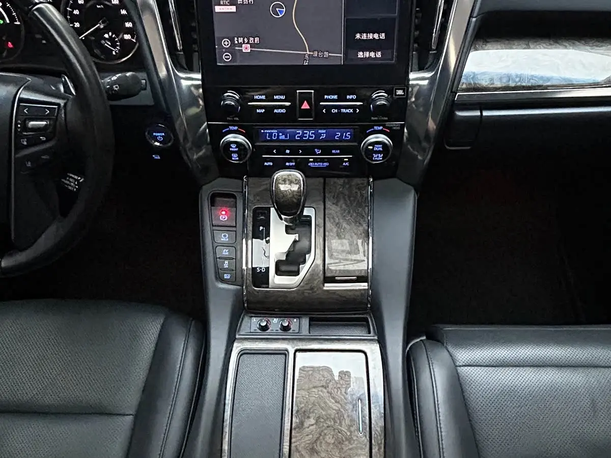 Toyota Vellfire 2023 — Фото 18/20