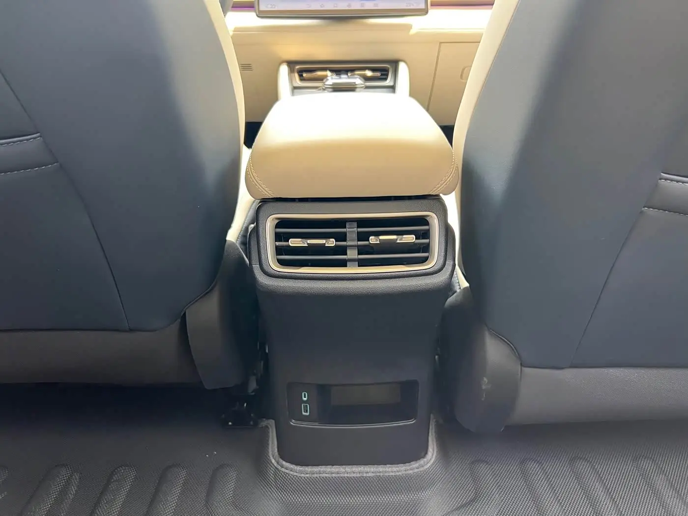BYD Qin L 2024 — Şəkil 19/20