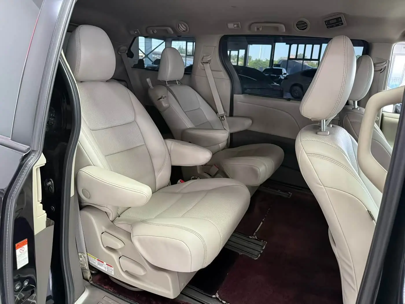 Toyota Sienna 2020 — Photo 5/9