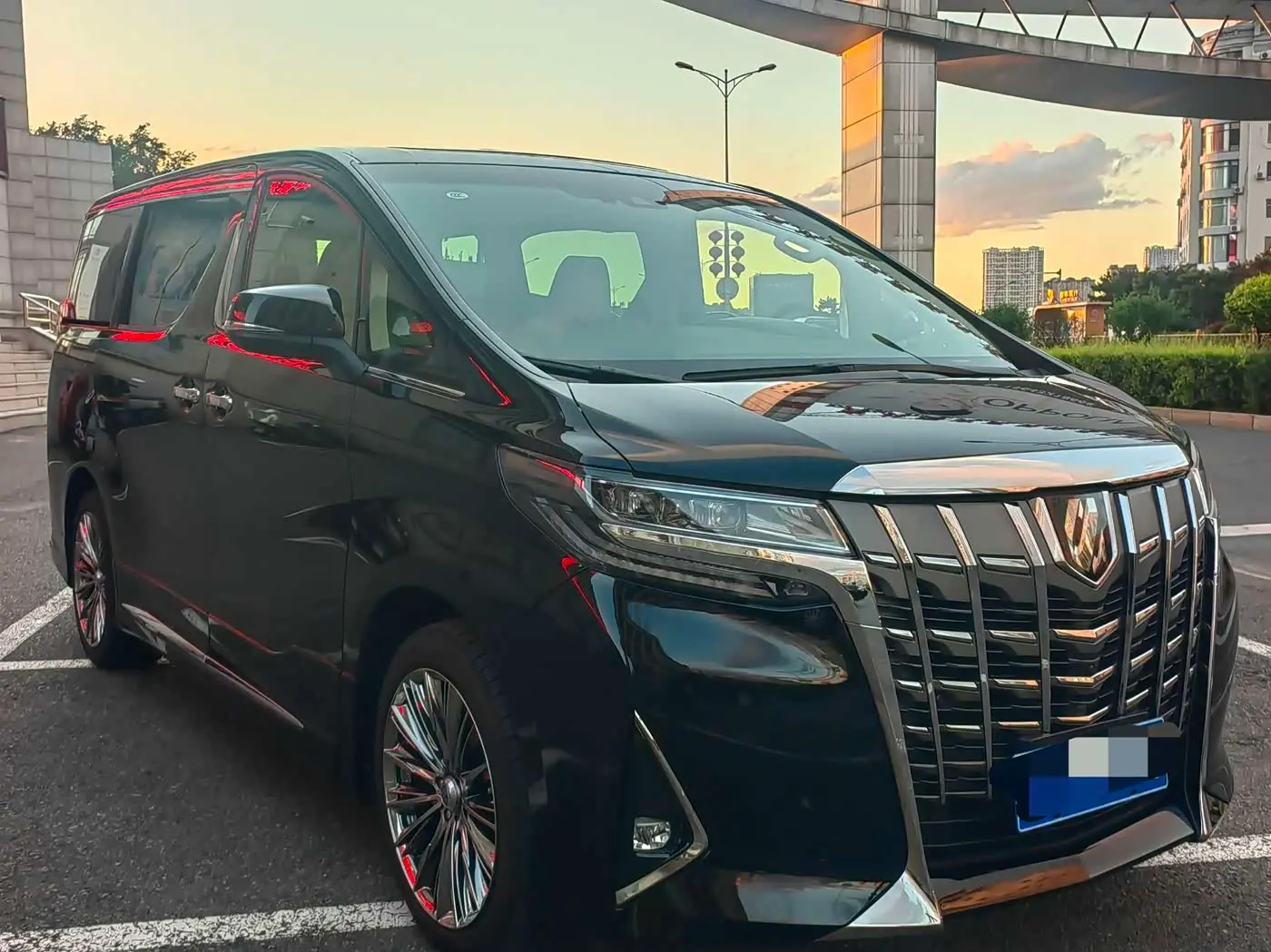 Toyota Alphard 2023 — Фото 5/12