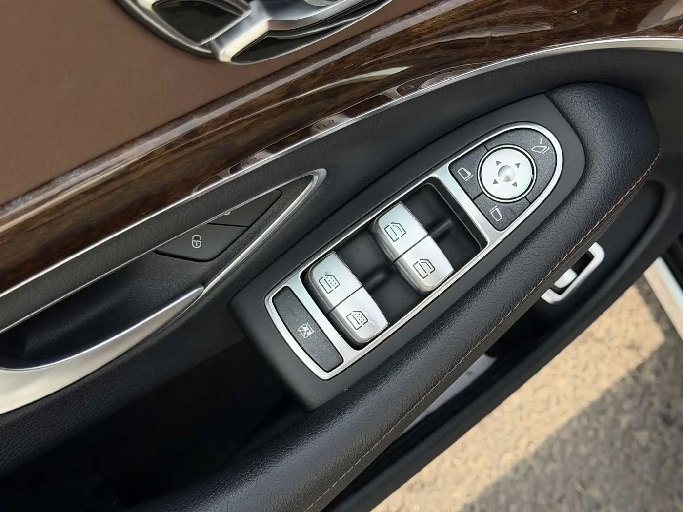 Mercedes-Benz S-Class 2016 — Photo 15/20
