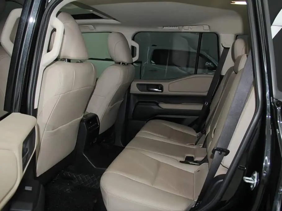 Toyota Prado 2025 — Photo 8/20
