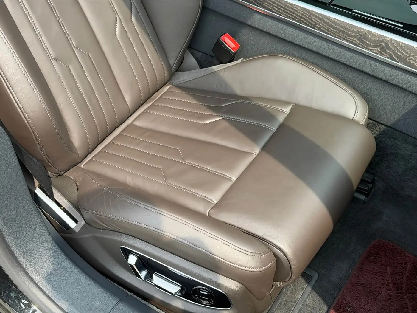 Audi A8 2020 — Photo 9/19