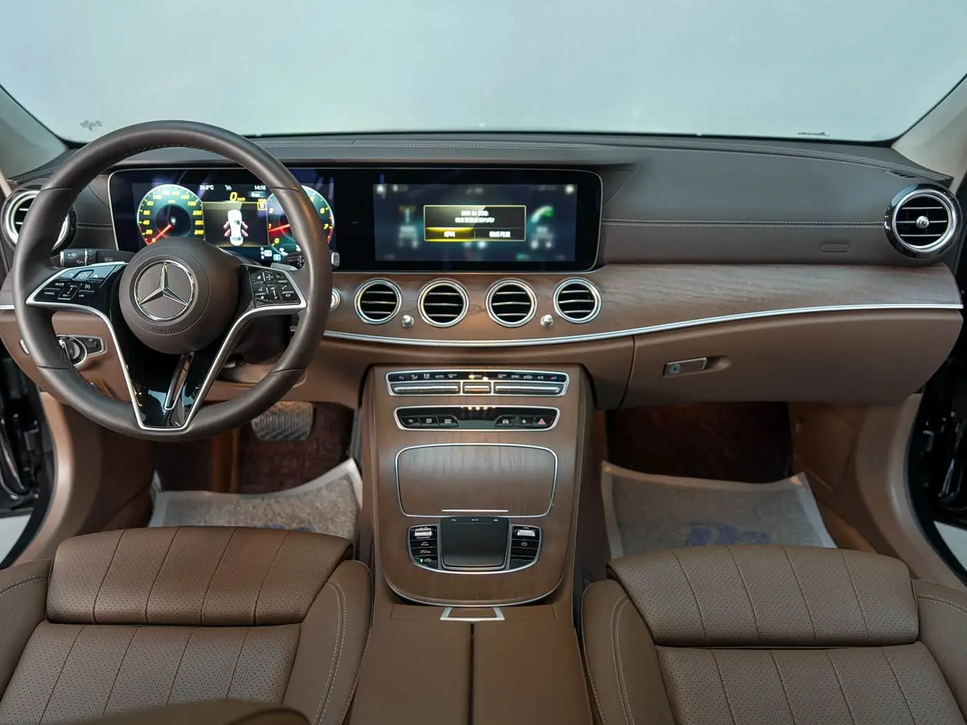 Mercedes-Benz E-Class 2023 — Şəkil 10/13
