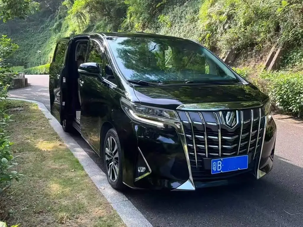 Toyota Alphard 2018 — Photo 3/12