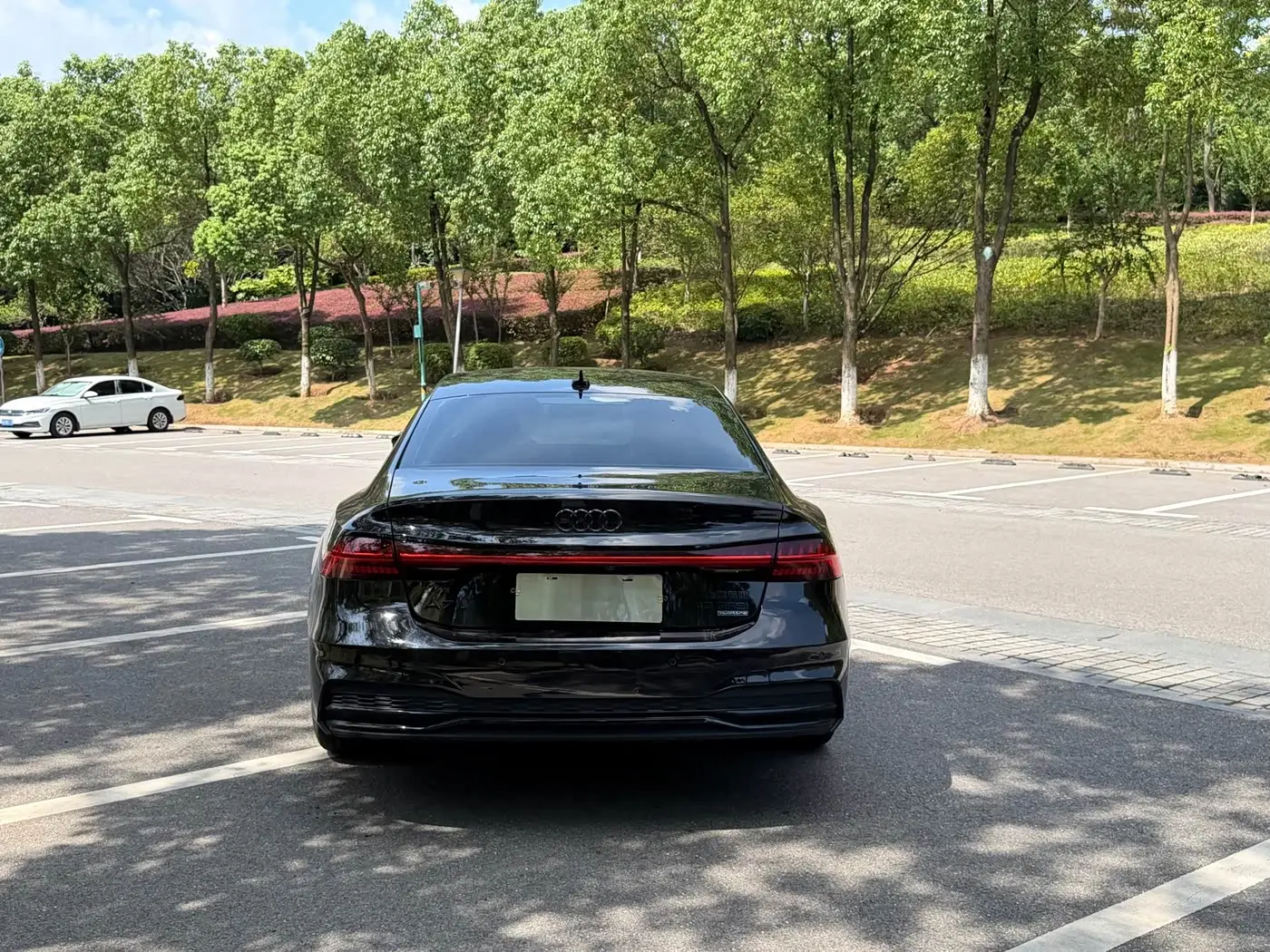 Audi A7L 2023 — Şəkil 9/10