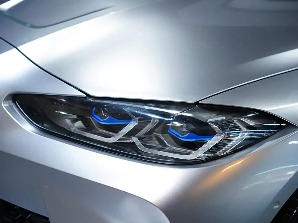 BMW M4 2022 — Photo 4/20