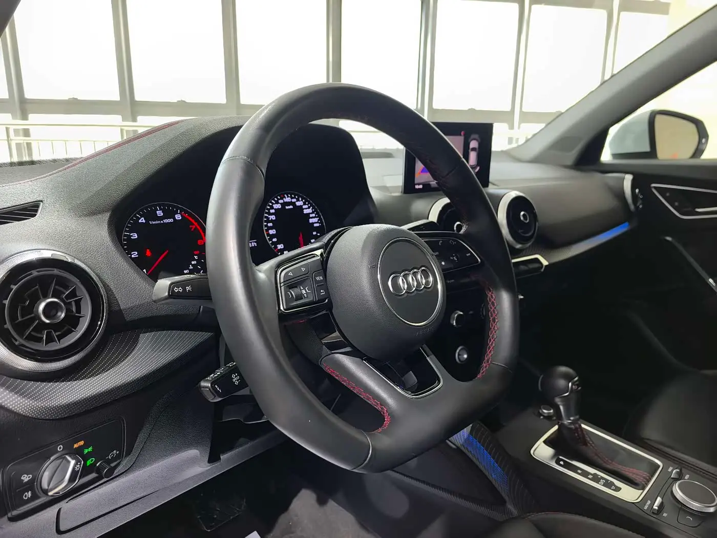 Audi Q2L 2023 — Şəkil 7/13